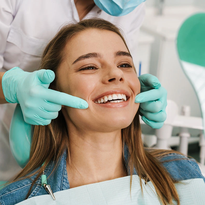 Paciente dental feliz